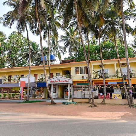 Fabexpress Morjim Paradise - Nr Morjim Beach Exterior photo